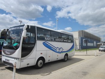 navette aéroport nimes